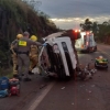 Caminhonete capota na BR 392
